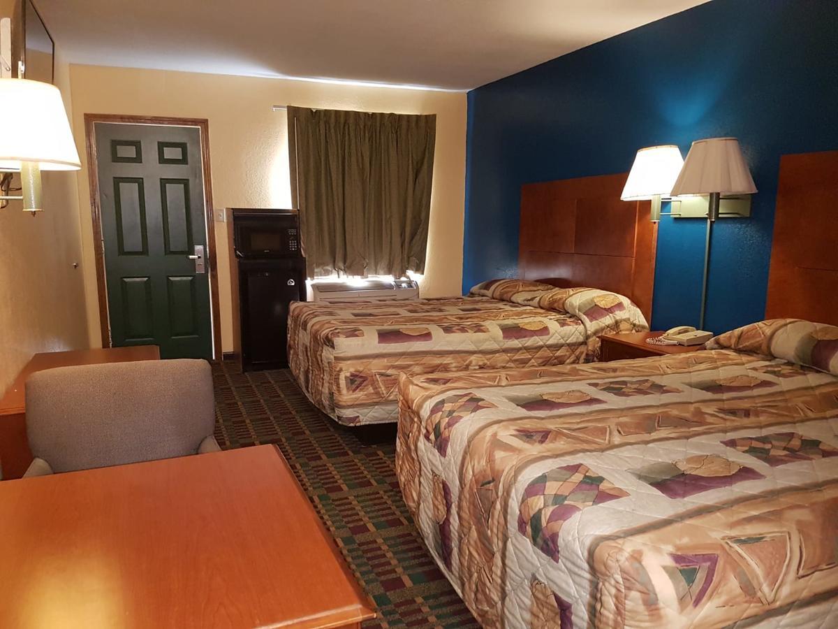 Executive Inn Victoria Exterior photo